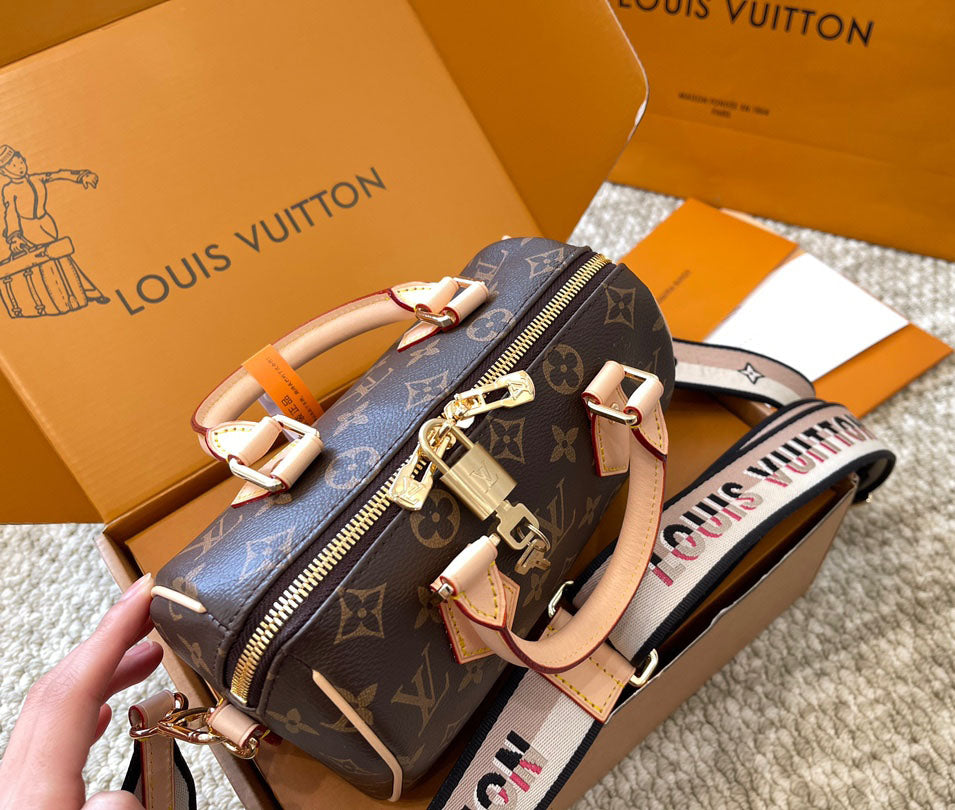 High Quality Wide Strap Pillow Bag