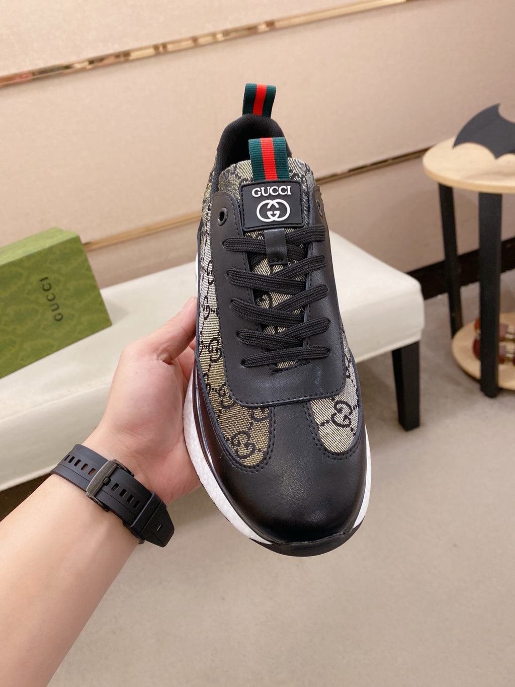 GG Top-of-the-line new genuine leather athletic shoes 26010801