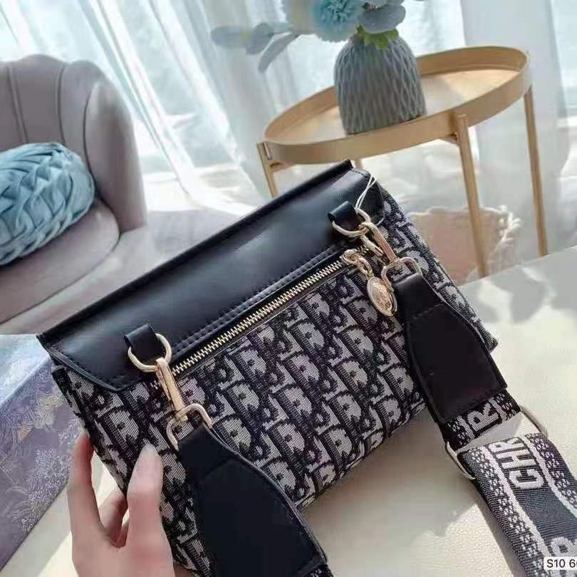 Versatile Textured Crossbody Bag 0823120805