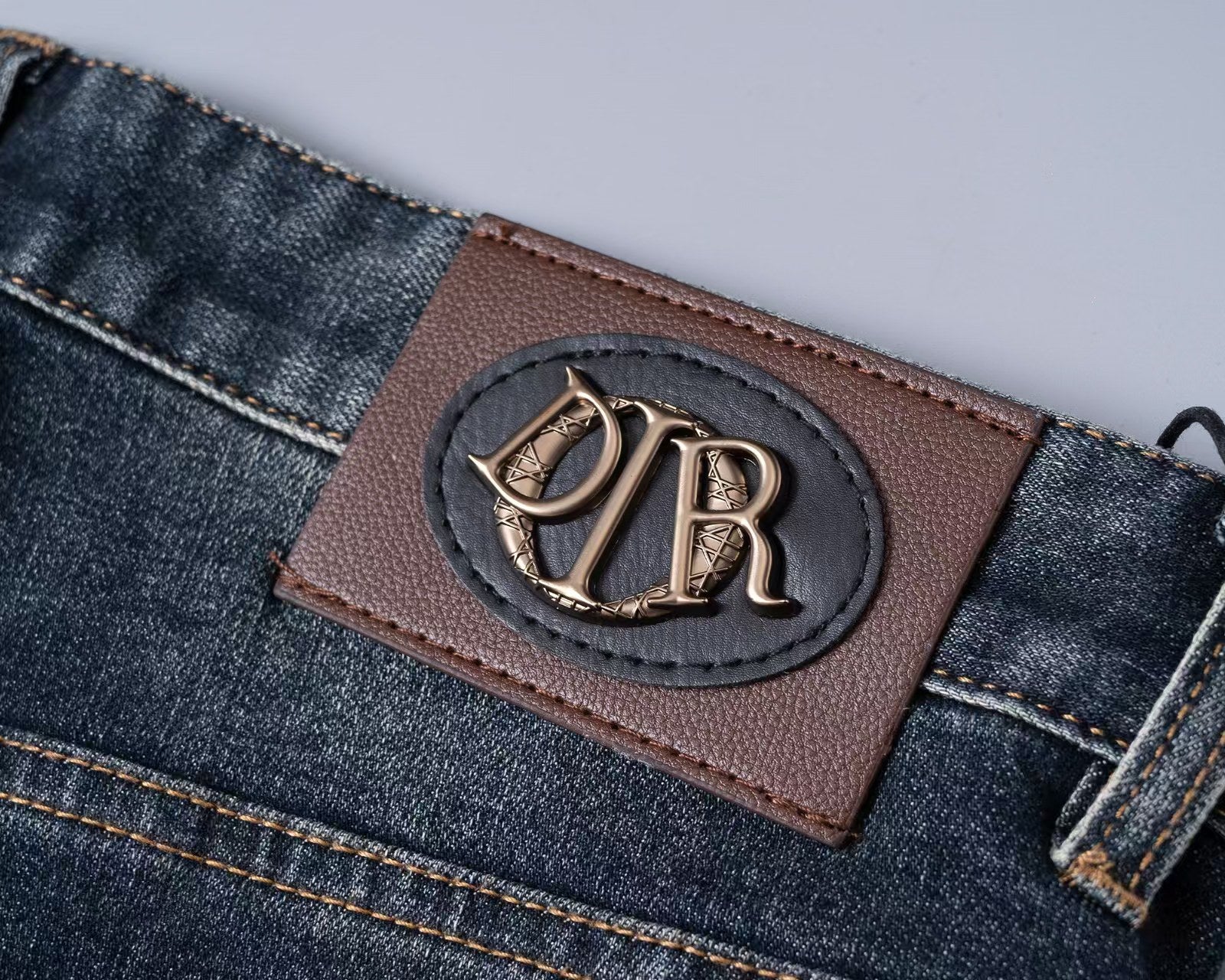 CD Latest hot-selling men's jeans 26020508