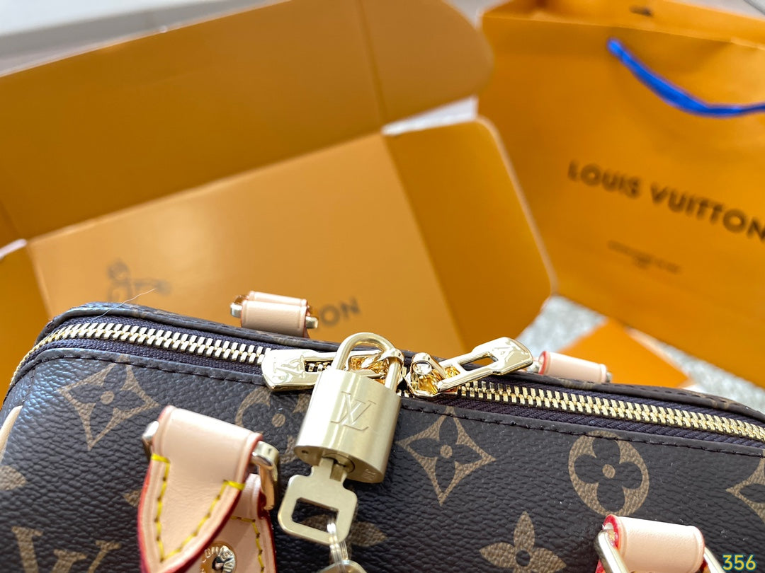 High Quality Wide Strap Pillow Bag