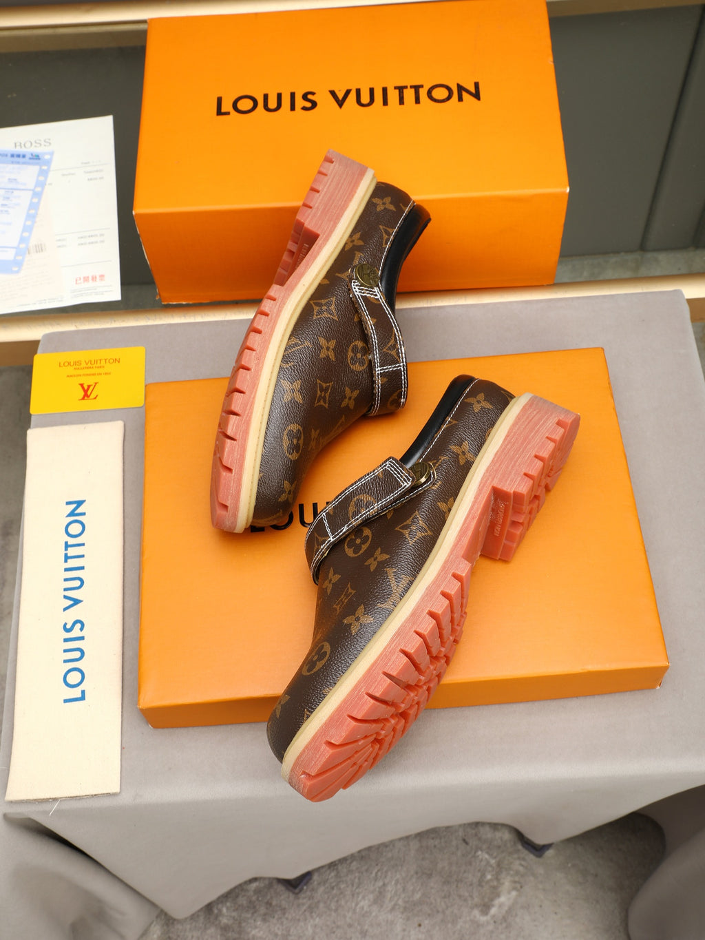 VV Retro-style monogram ankle boots (collaboration model)  2026070202