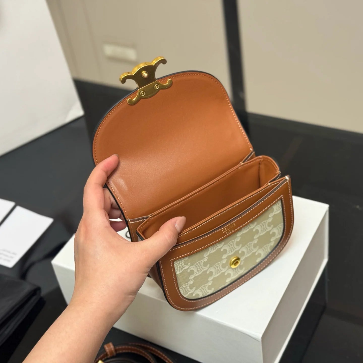 New stylish handbag 1025060502