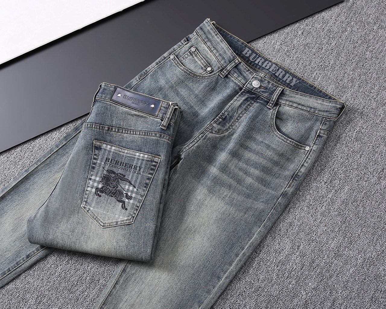 BBR New straight leg jeans 26031205
