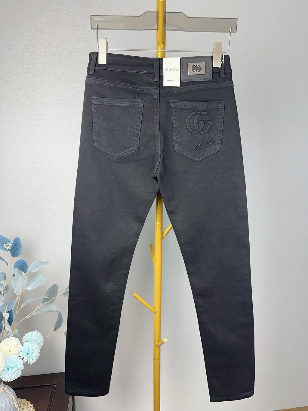 GG Men's slim-fit straight-leg jeans 26020208