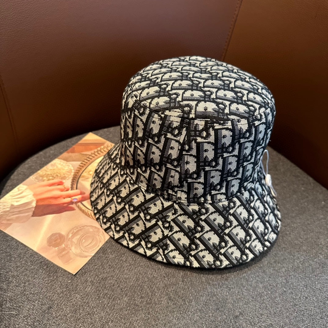 Classic presbyopic double-sided bucket hat NWH1023092801