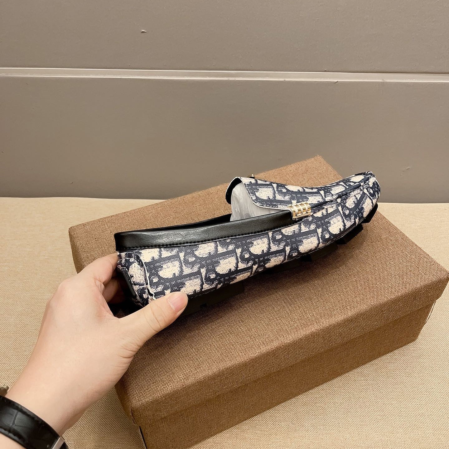 Classic letter-printed loafers 1824040711