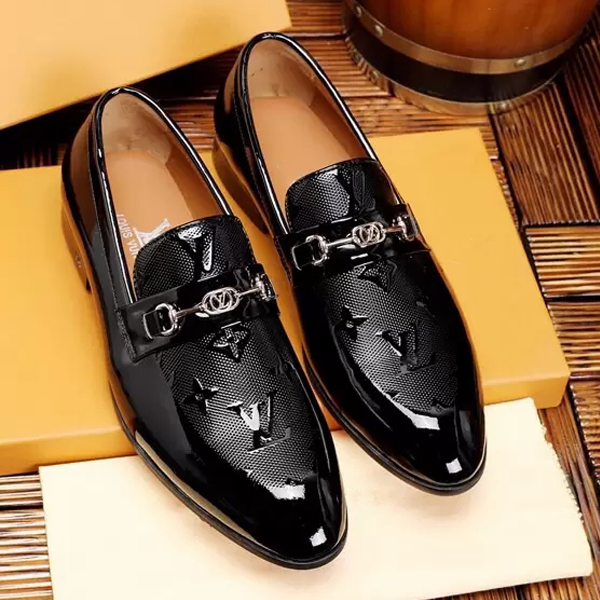 New fashion classic pointed toe v black loafers