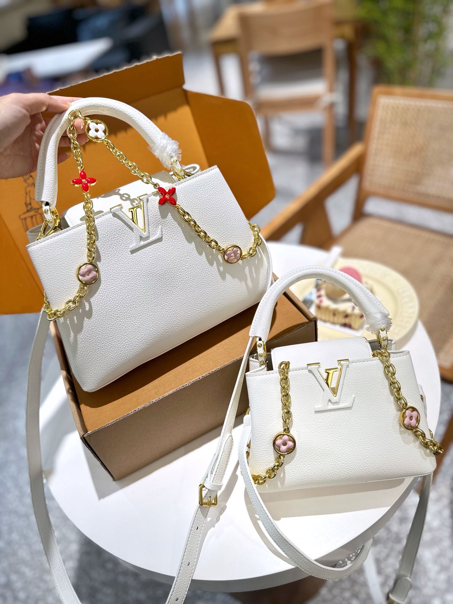 Capucines mini four-leaf clover chain handbag XC1623072105