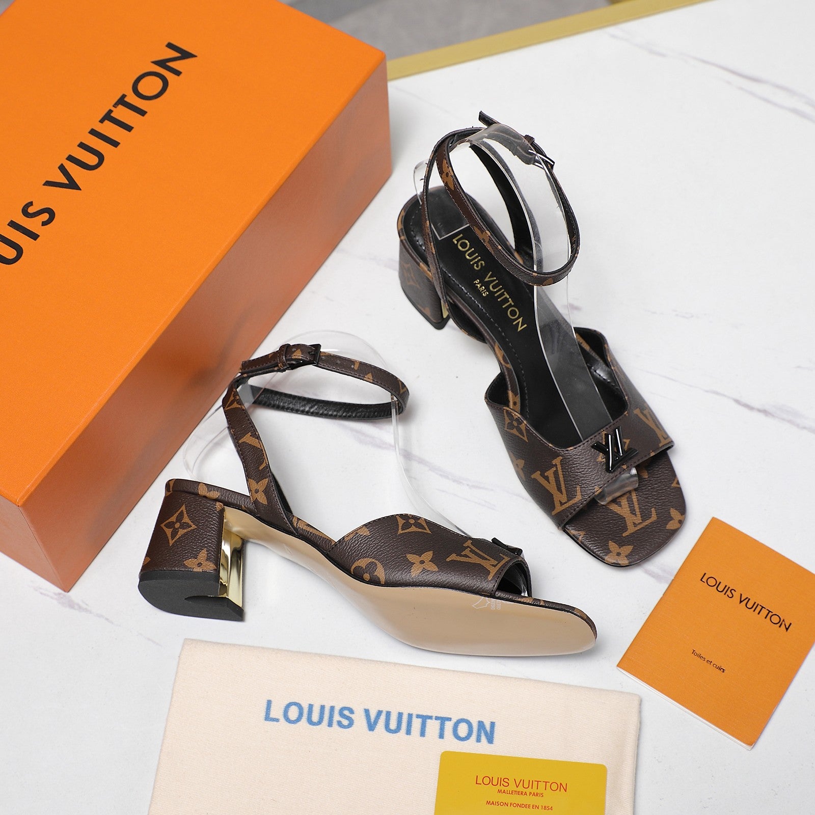 L sandals 1825043001
