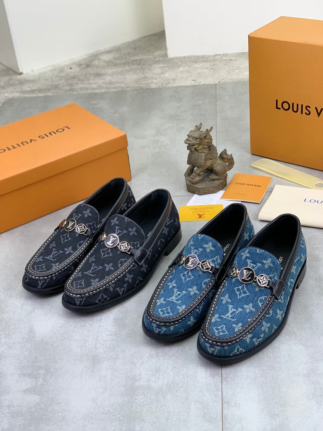 VV  Top-quality classic leather shoes 26031001