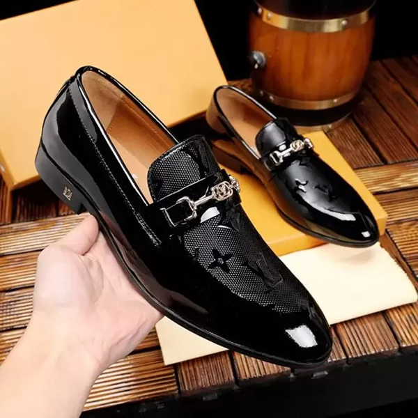 New fashion classic pointed toe v black loafers