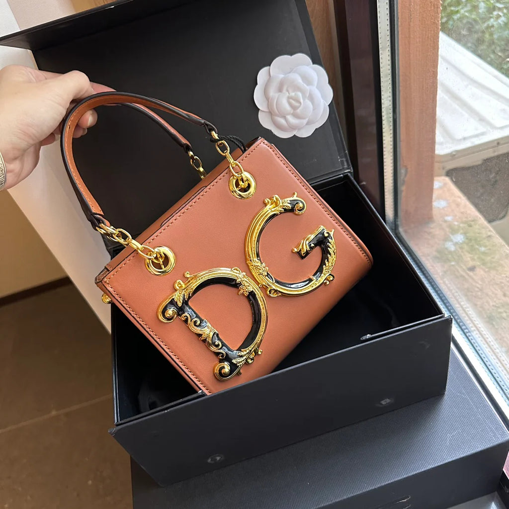 New Fashion Classic Versatile Handbag 1024070303