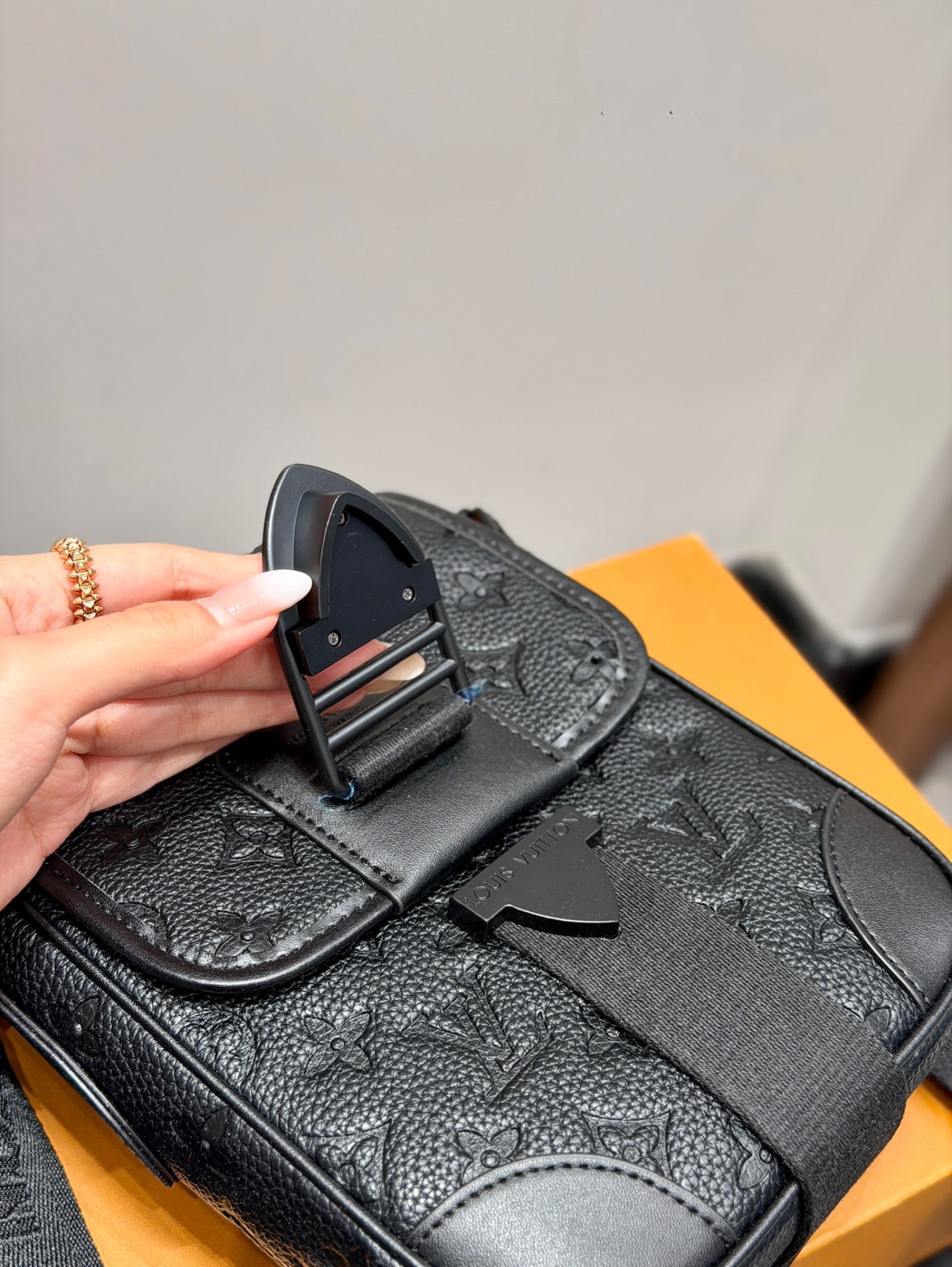 VV Monogram Phone Pouch 26031303