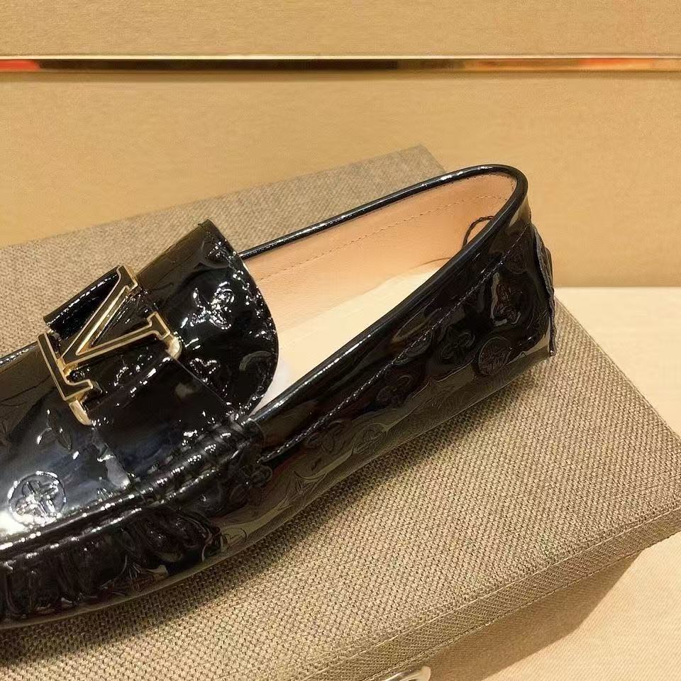 VV New Loafers 26030901