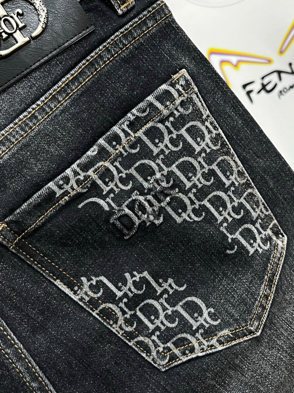 CD Latest hot-selling men's jeans 26020507
