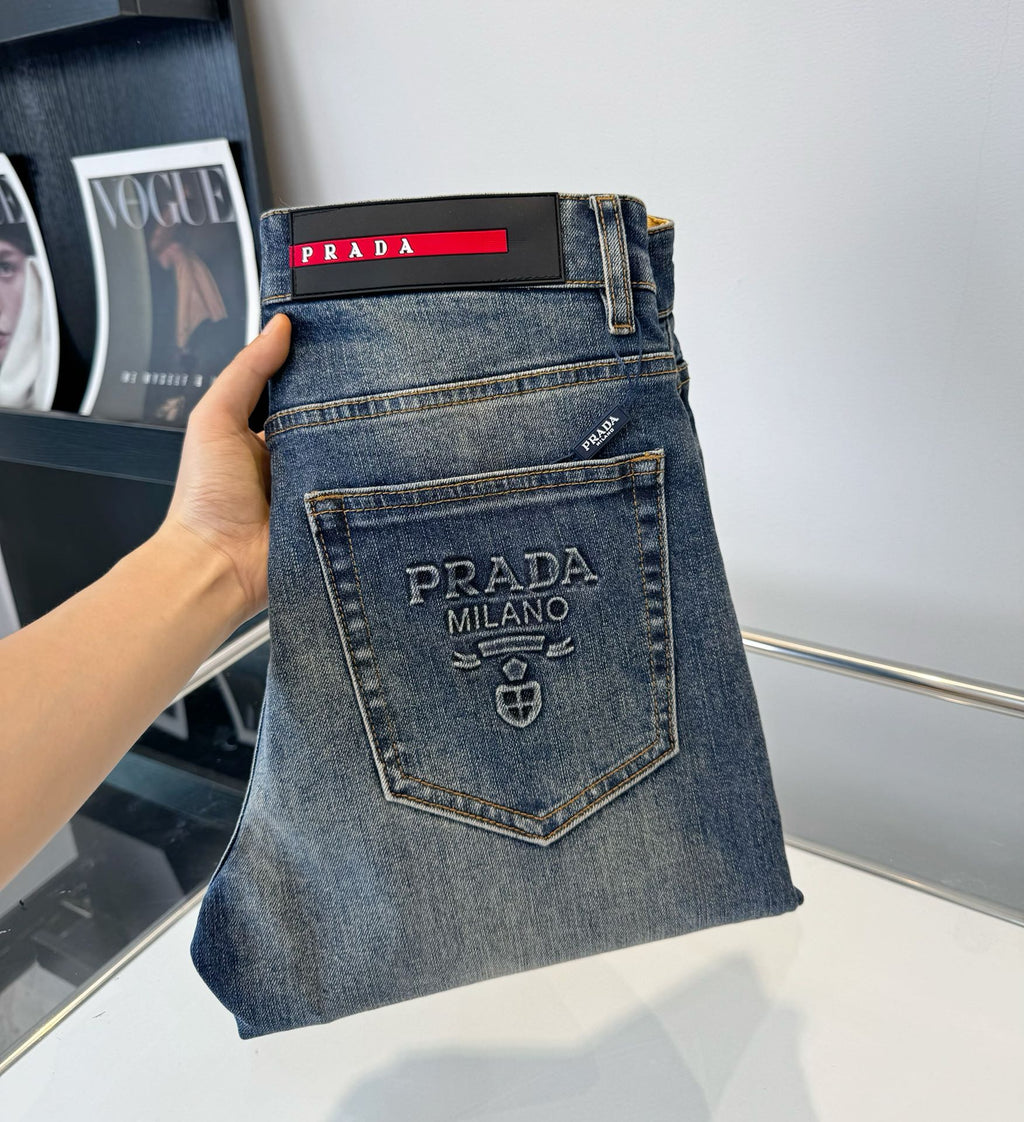 P Embossed Letters Straight Leg Skinny Jeans 1824091007