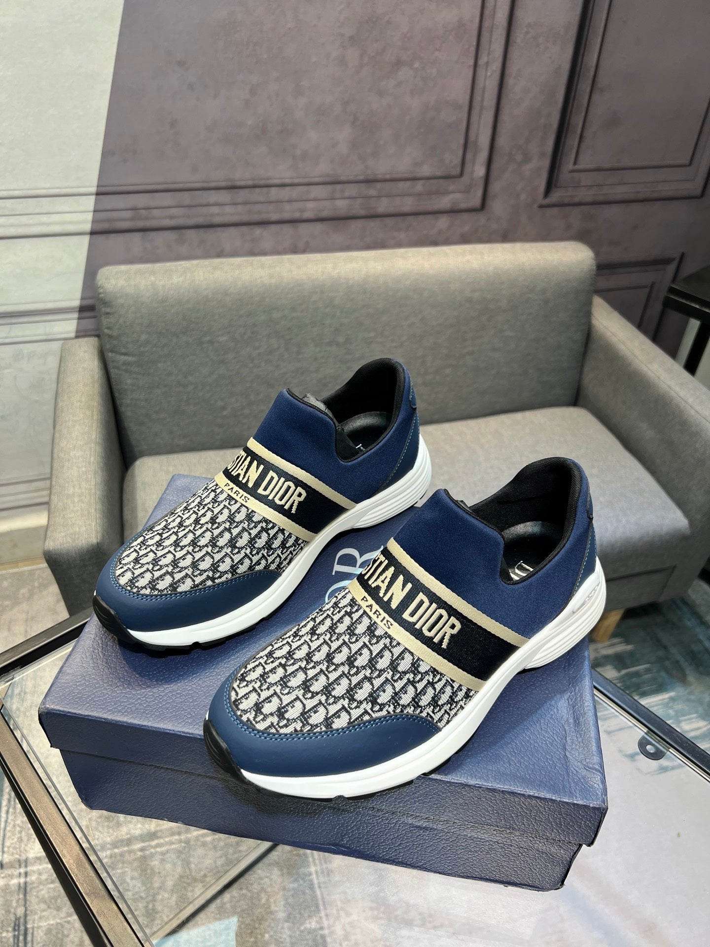 CD Hot-selling men's shoes 26031003