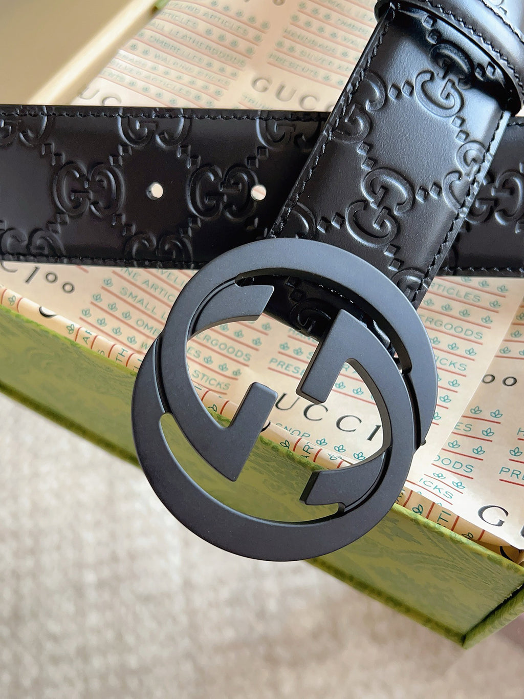 GUI Stylish classic belt with double G buckle 26032705