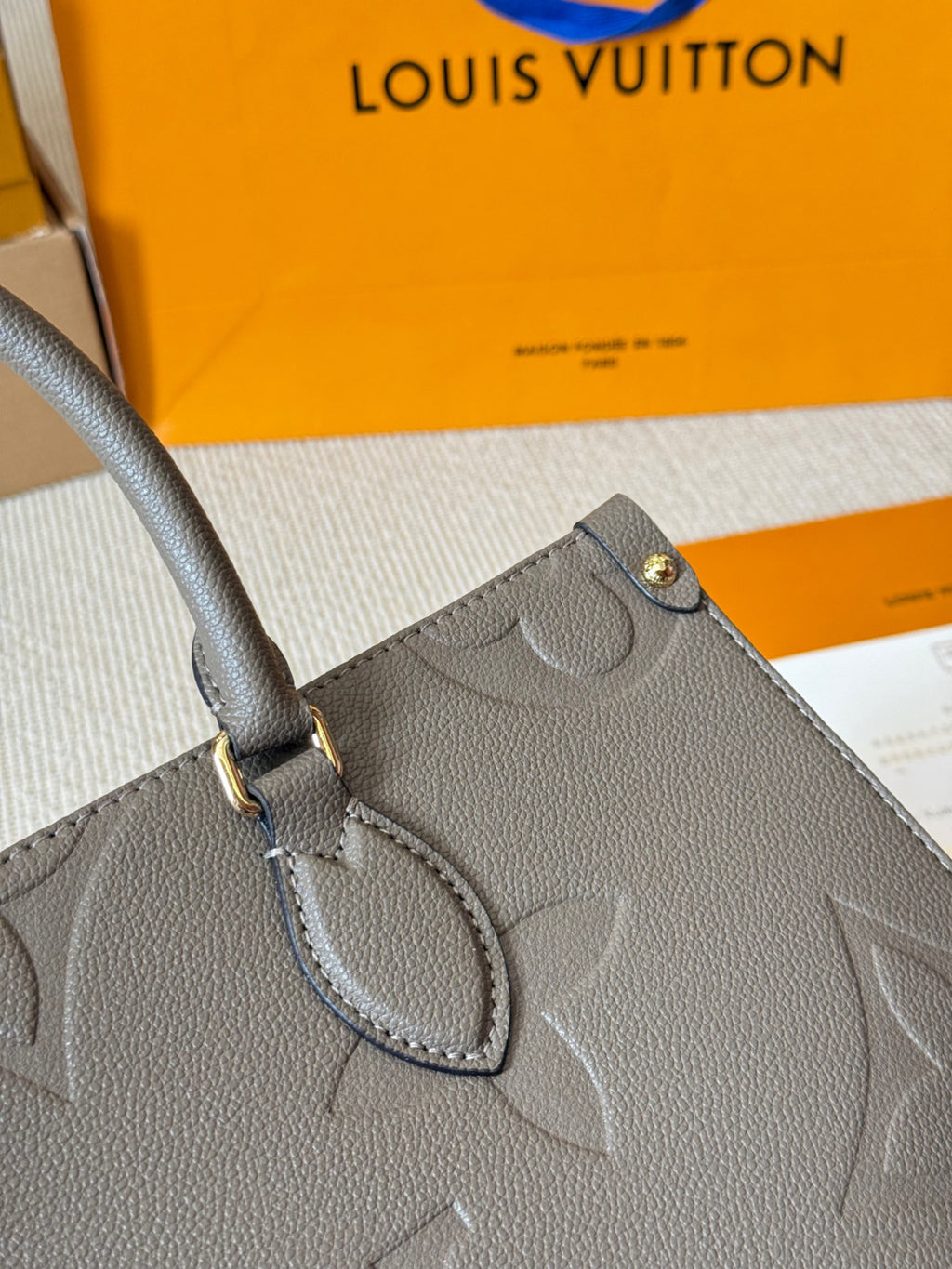 L Leather Handbag On The Go 1825101403