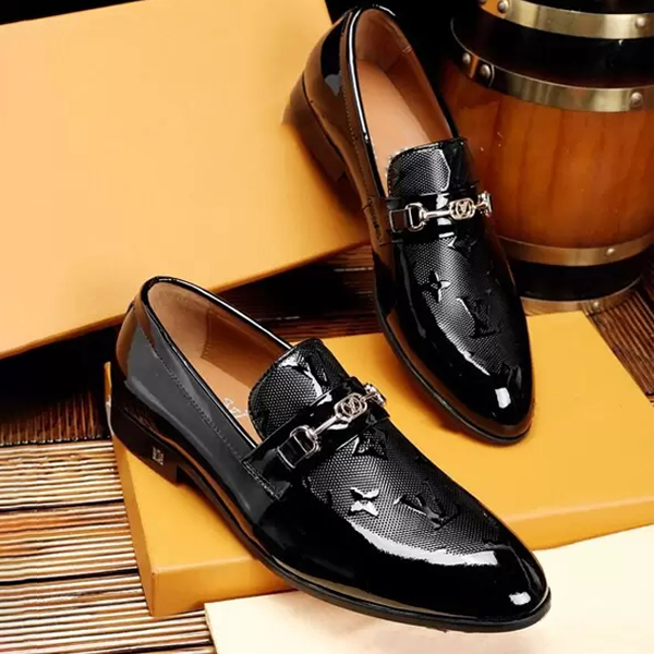 New fashion classic pointed toe v black loafers