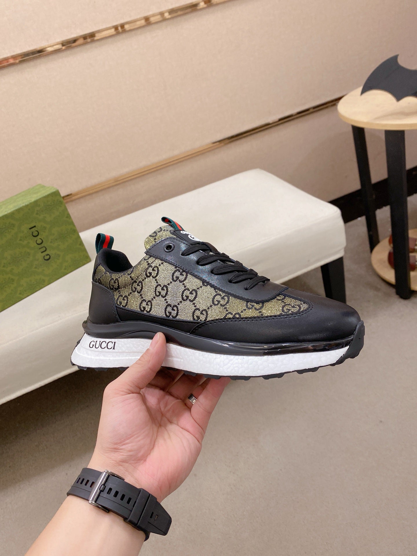 GG Top-of-the-line new genuine leather athletic shoes 26010801