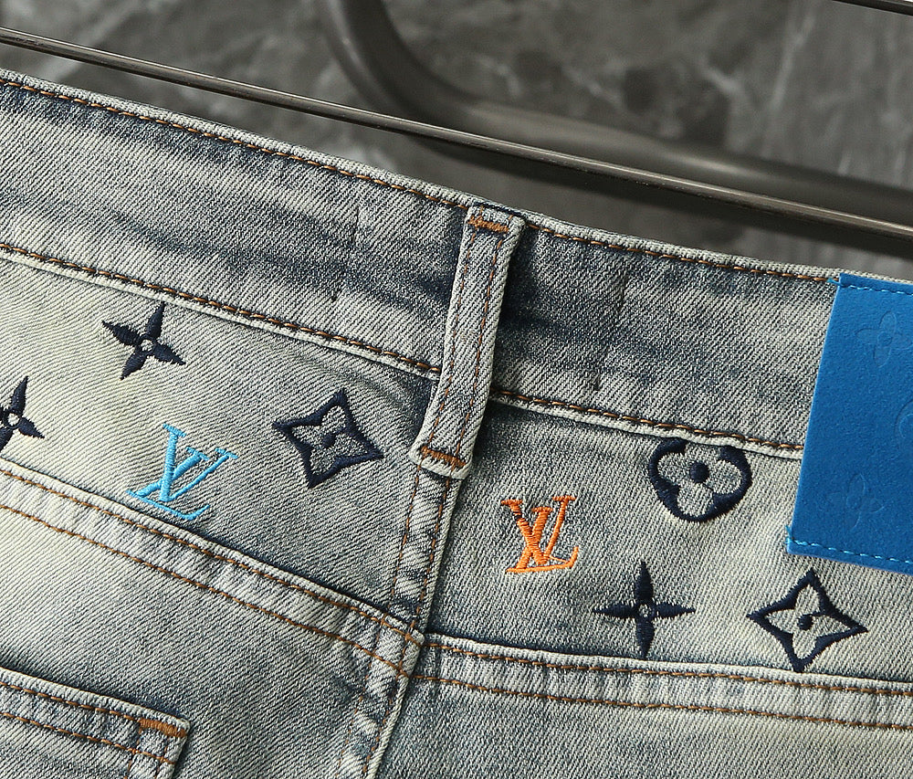VV New stylish slim-fit straight leg jeans 26031107