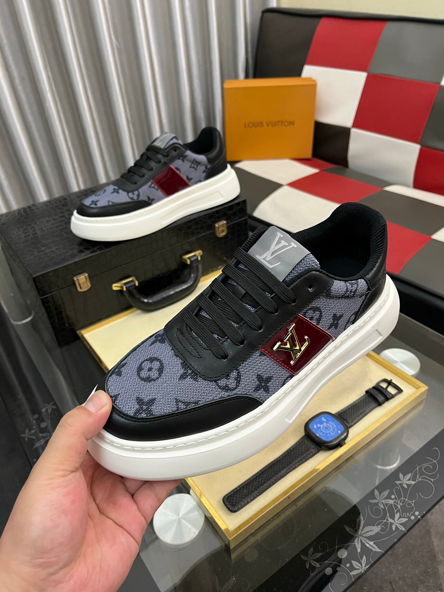 VV Latest casual and stylish men's shoes 26032417
