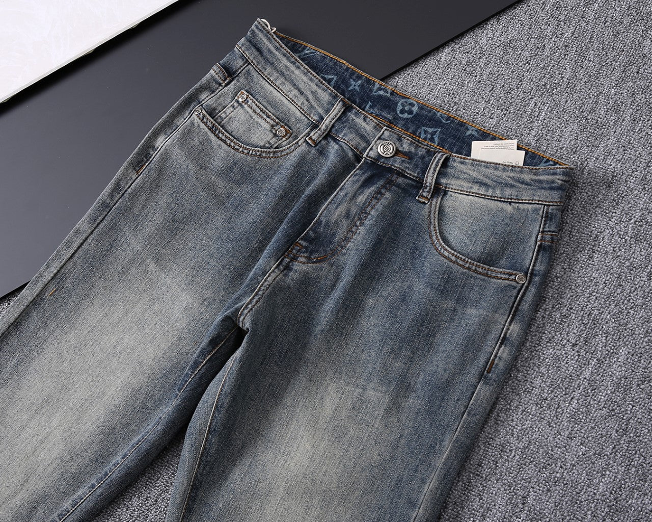 VV Custom-made, original washed denim fabric 26020409
