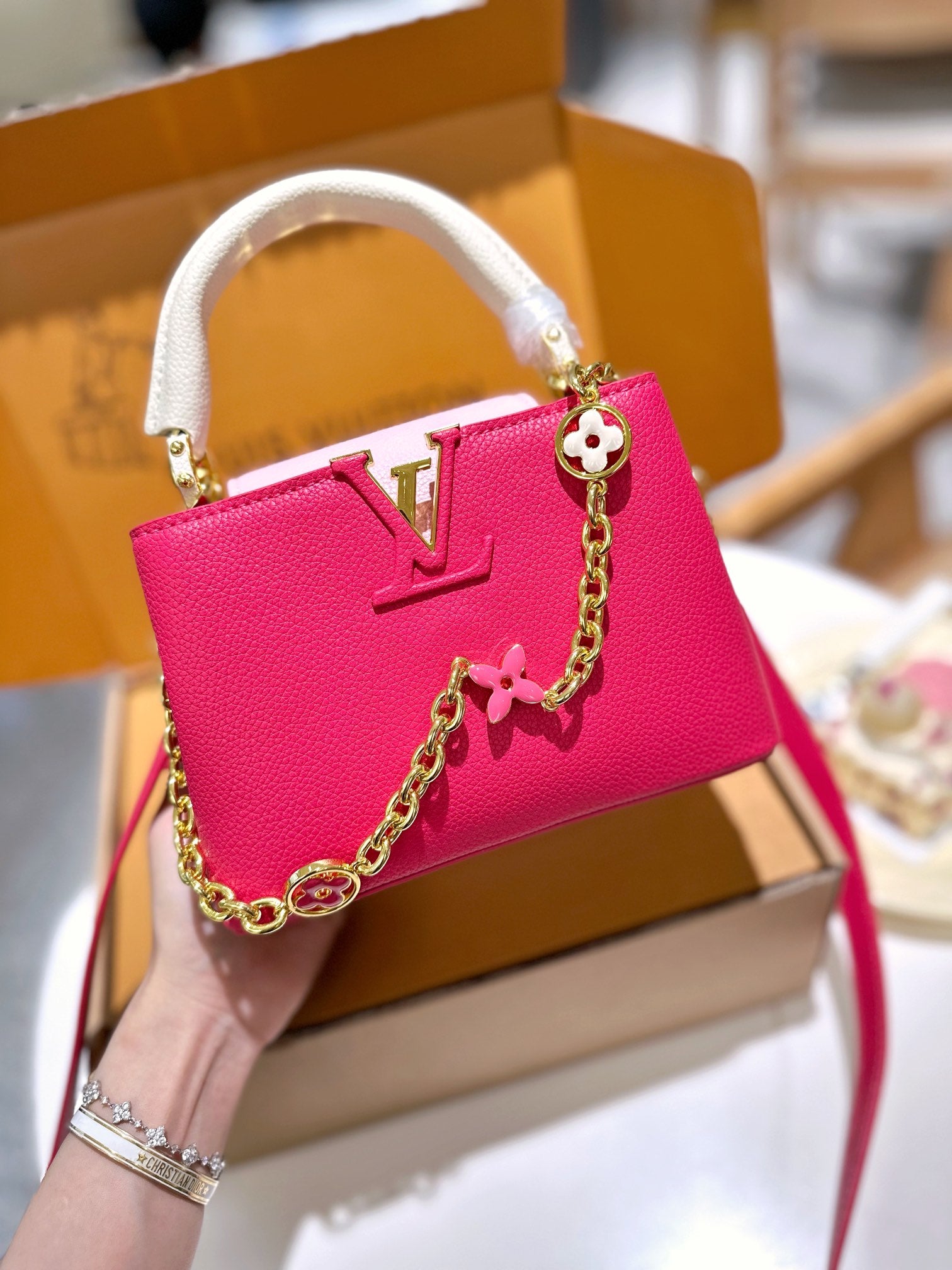 Capucines mini four-leaf clover chain handbag XC1623072104