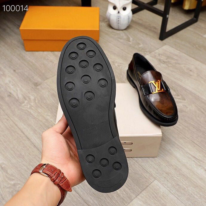 New Stylish Hot Sale Leather V Logo Men's Loafers