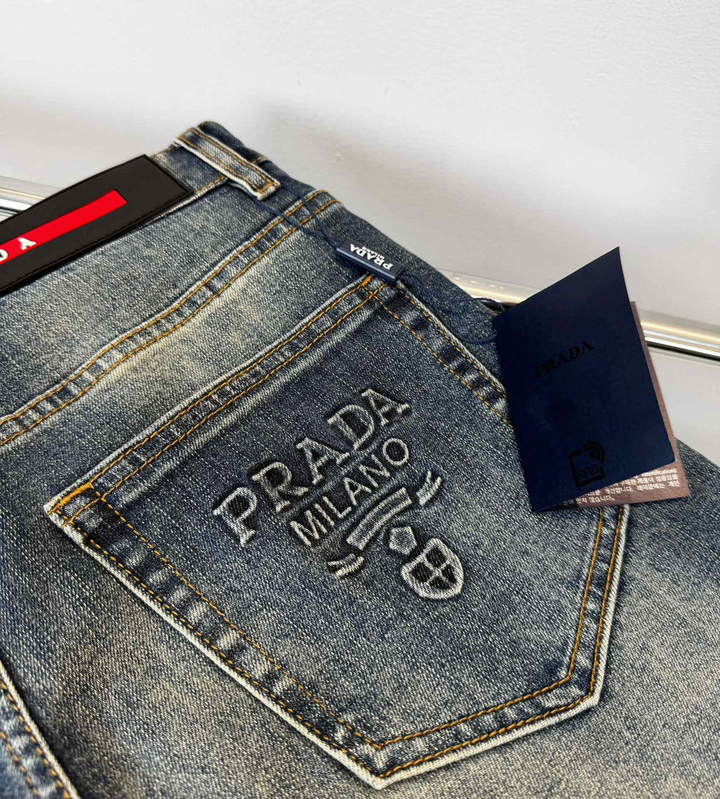 P Embossed Letters Straight Leg Skinny Jeans 1824091007