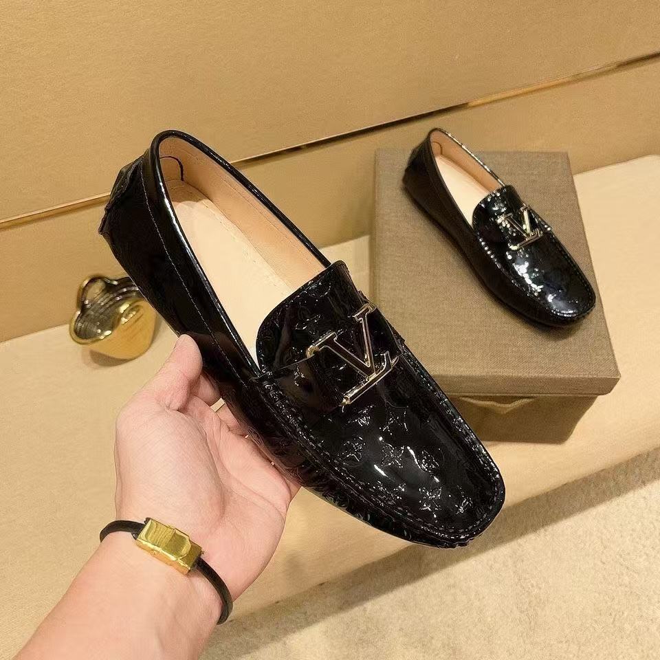 VV New Loafers 26030901