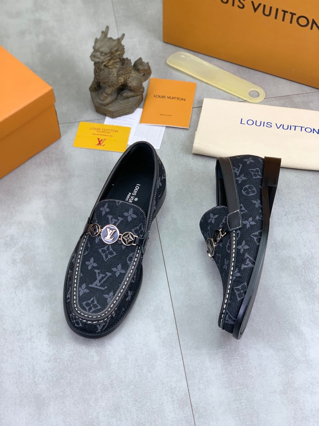 VV  Top-quality classic leather shoes 26031001