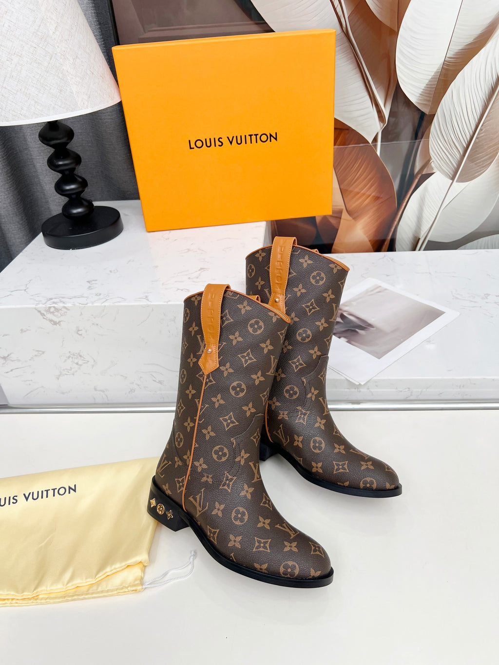 VV boots 1825112608