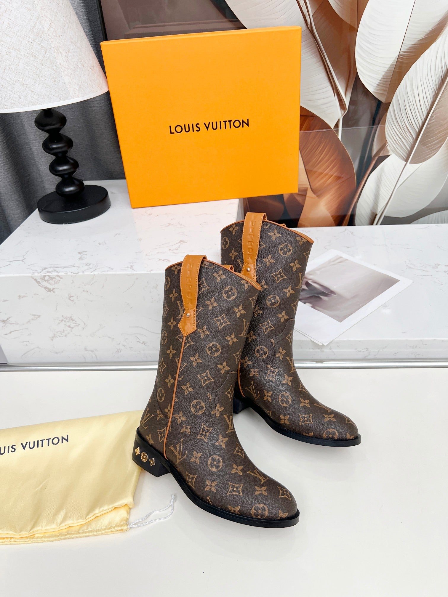 VV boots 1825112608