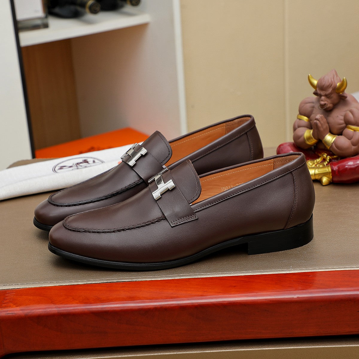 HM Genuine Leather Loafers 26070809