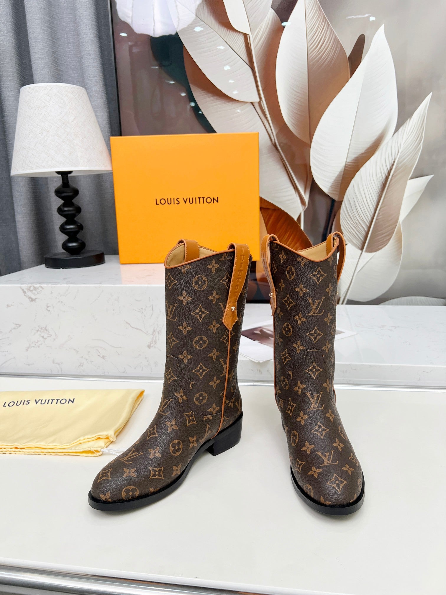 VV boots 1825112608