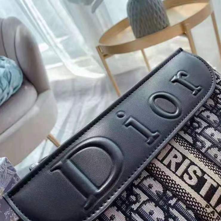 Versatile Textured Crossbody Bag 0823120805