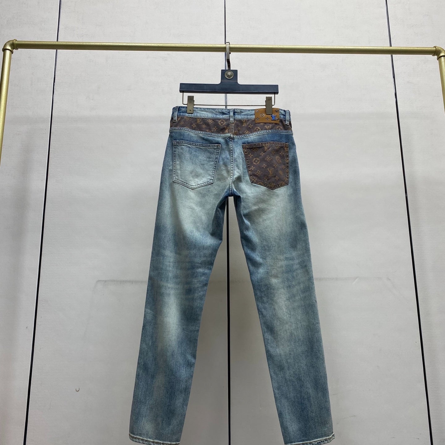 VV Slim-fit straight-leg jeans 1825122603