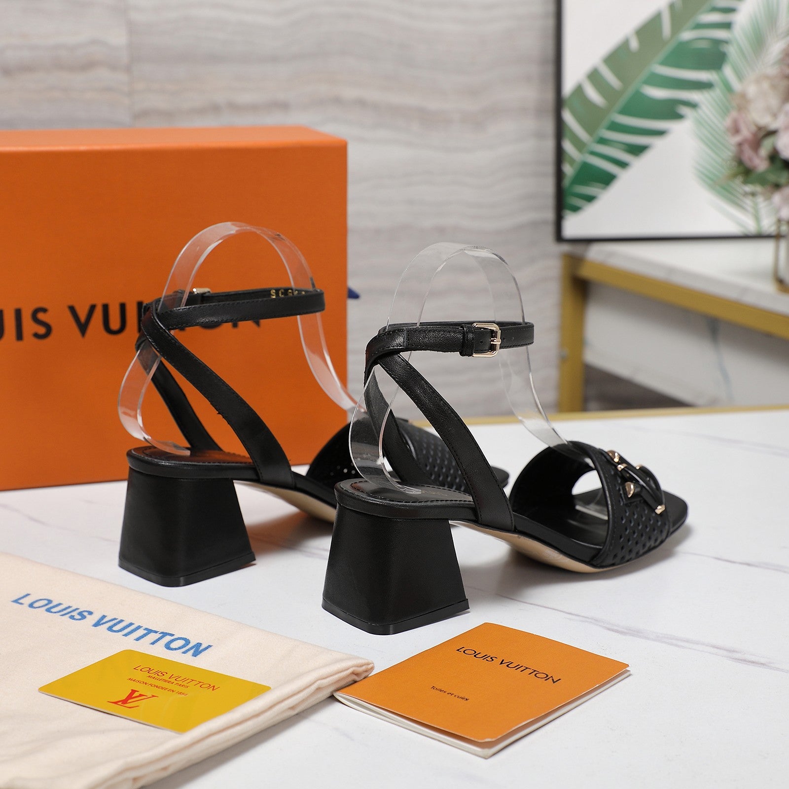 L sandals 1825043002