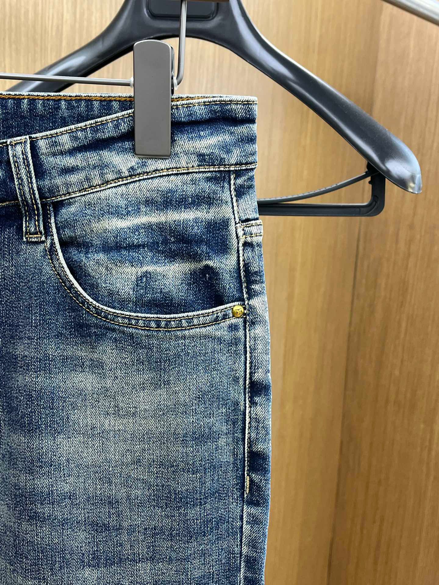 VV Latest jeans 26031102