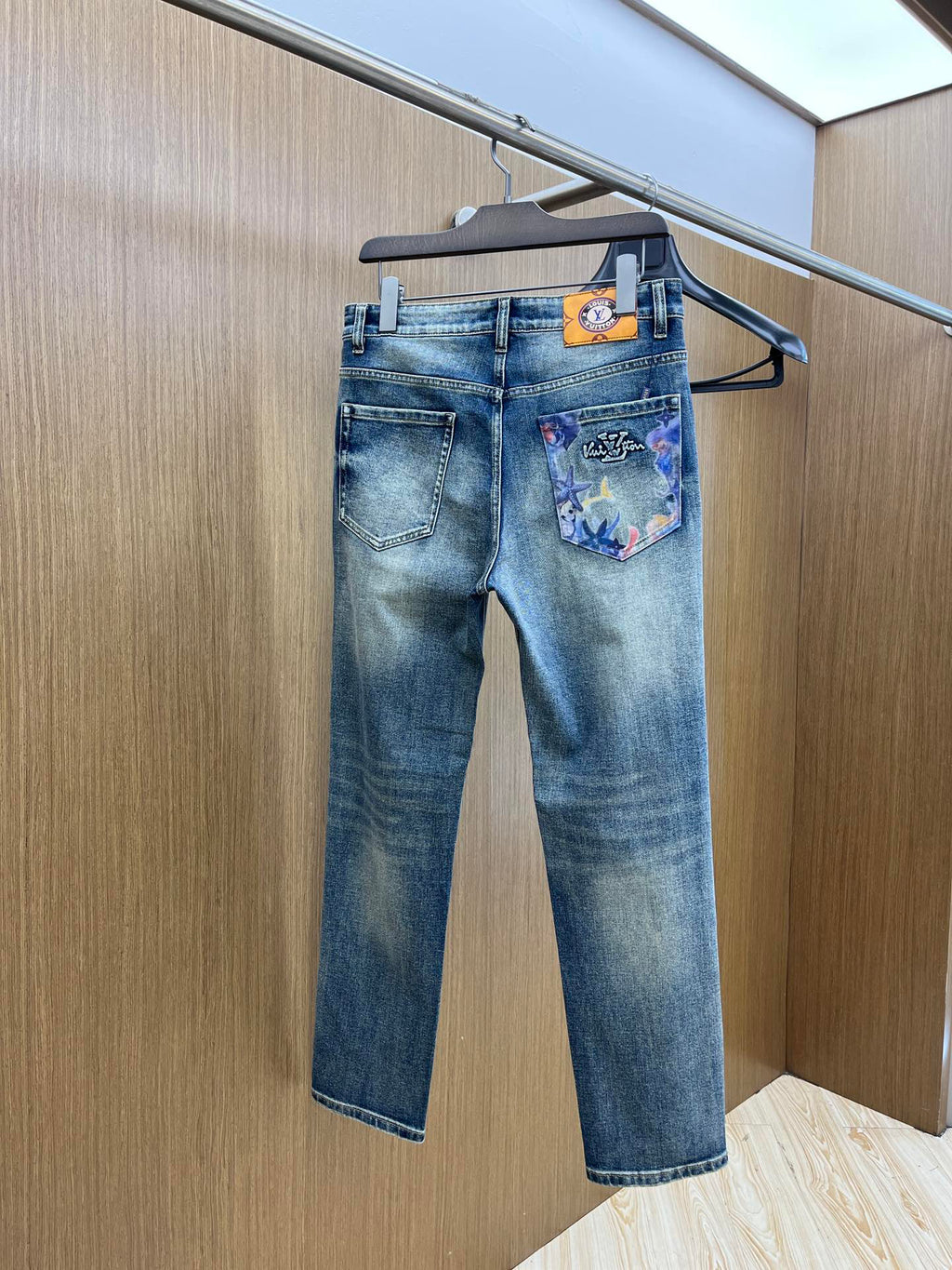 VV Latest jeans 26031102
