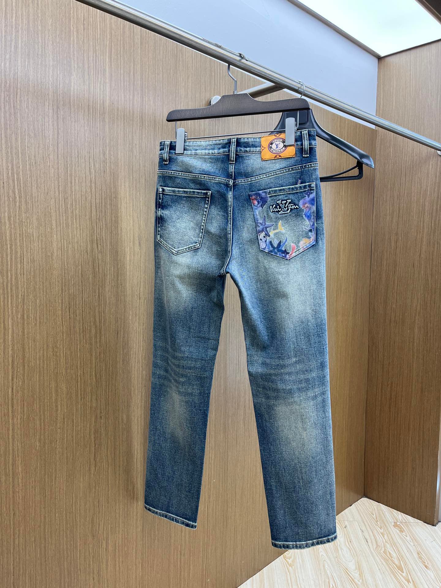 VV Latest jeans 26031102