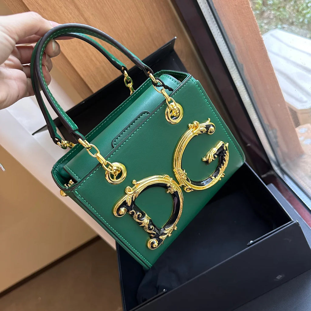 New Fashion Classic Versatile Handbag 1024070303