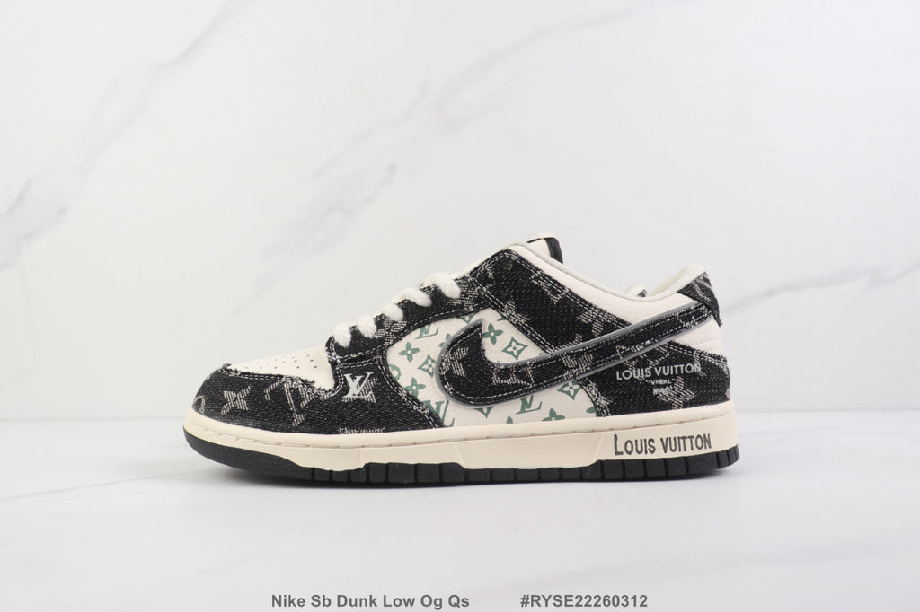 VV Air Force 1 Low-Top Collaboration Sneakers 26031308