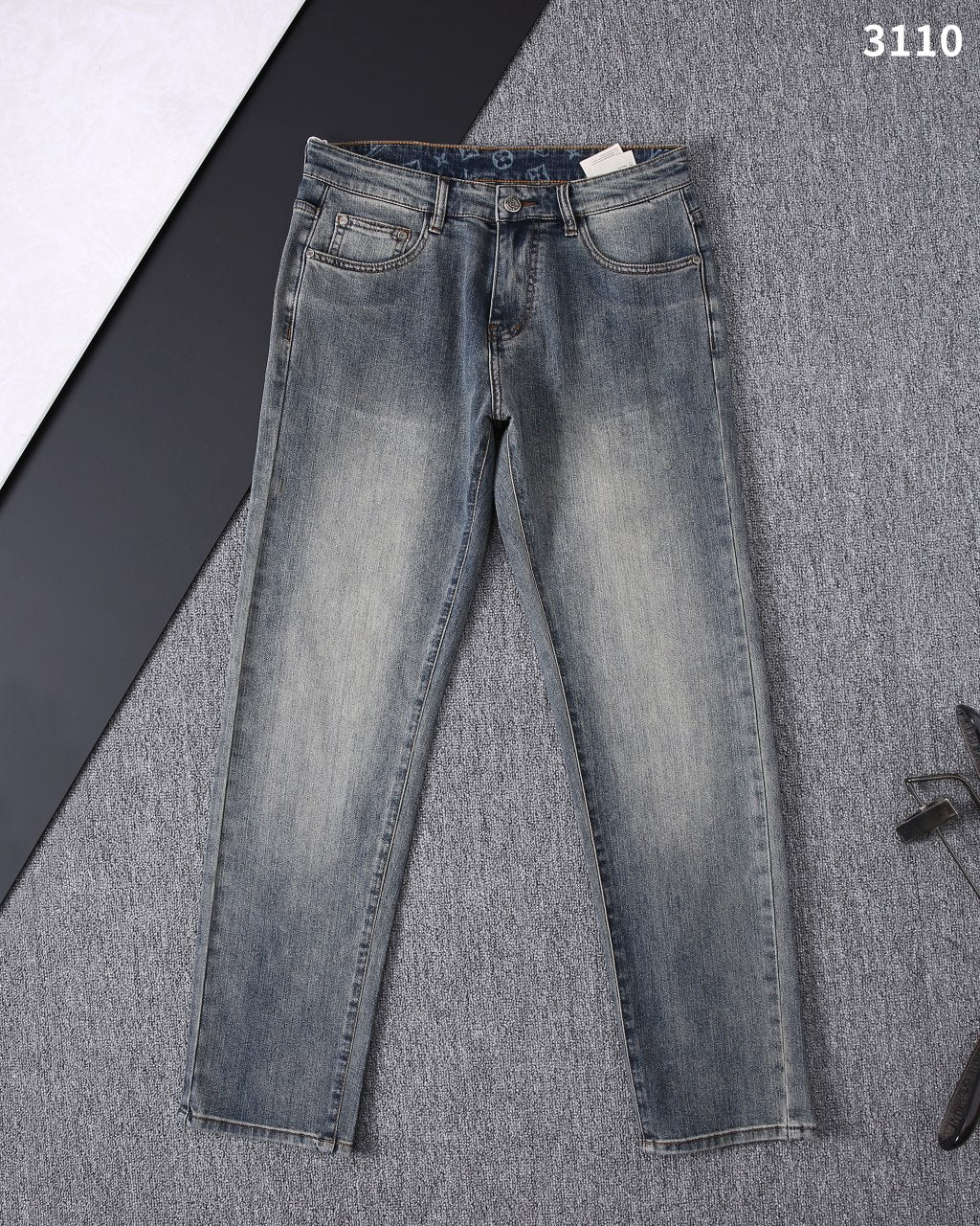 VV Custom-made, original washed denim fabric 26020409