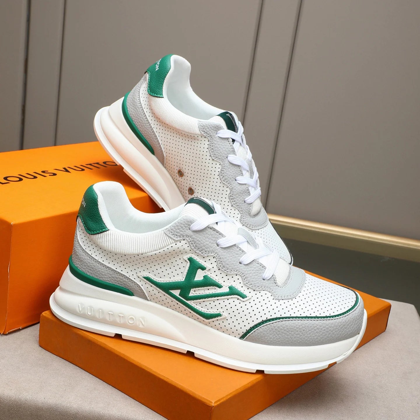 Leather mesh athletic shoes 1426012610