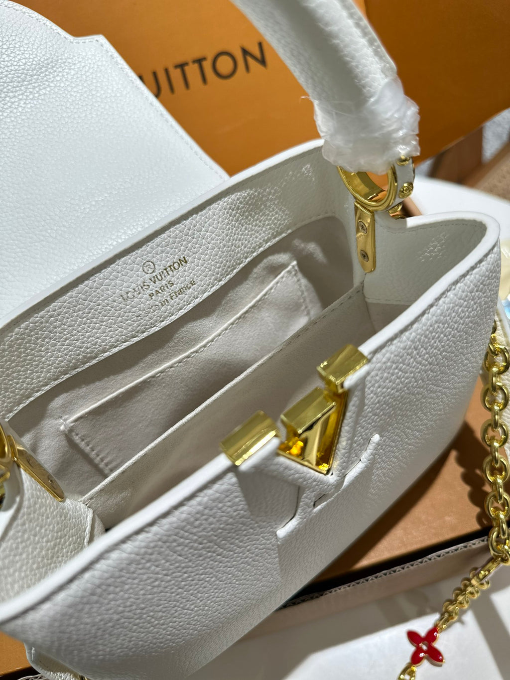 Capucines mini four-leaf clover chain handbag XC1623072105