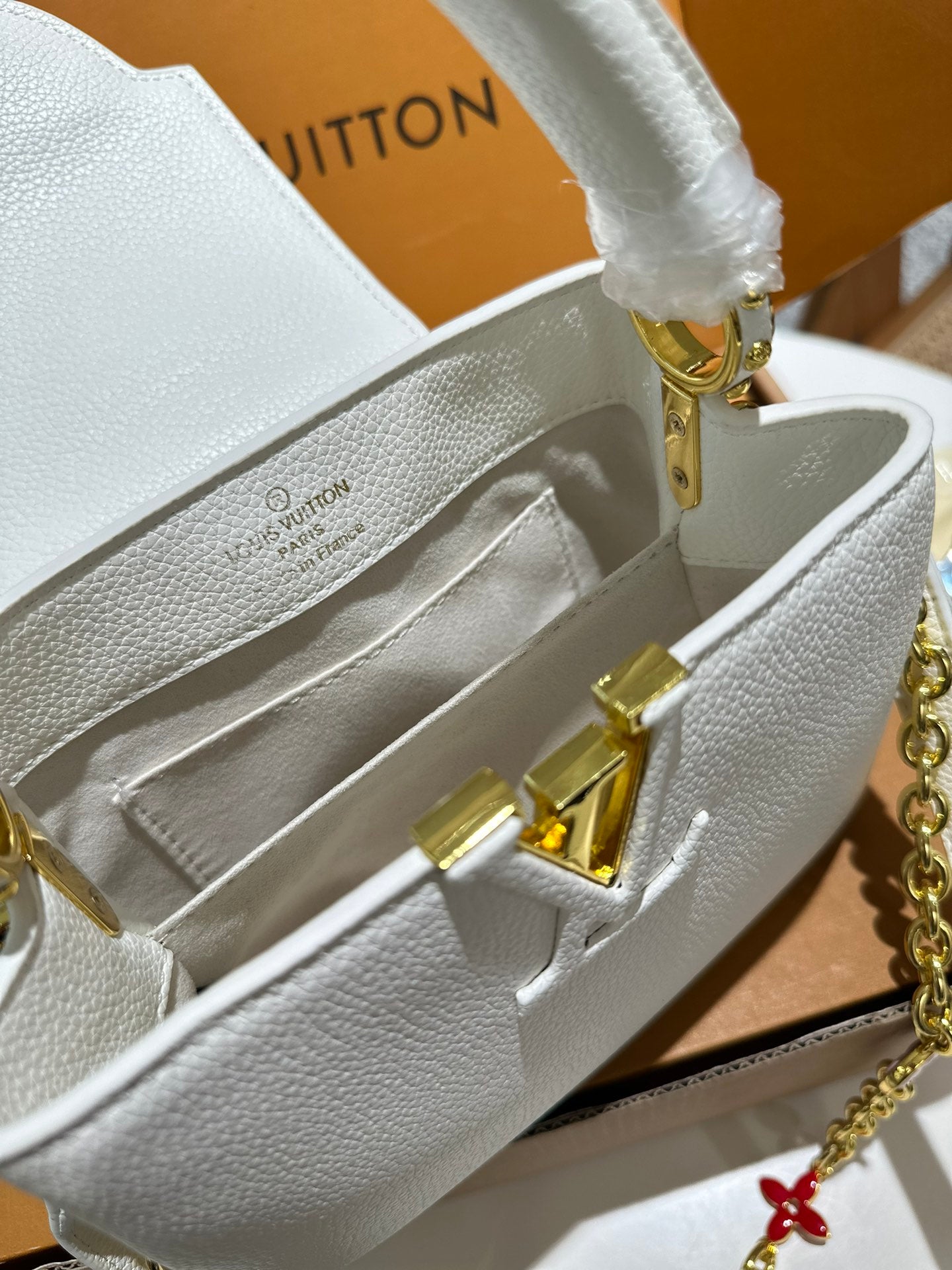 Capucines mini four-leaf clover chain handbag XC1623072105